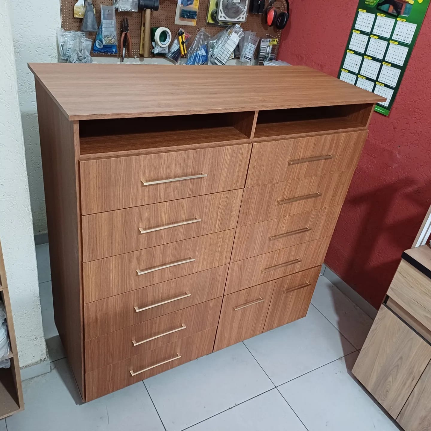 Cômoda com gavetas organizadoras